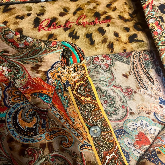 NWT Robert Graham Button Up Blouse - Picture 14 of 14